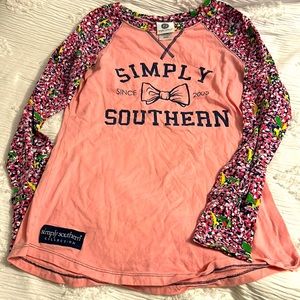 Get Cozy in Style: NWOT Simply Southern Long Sleeve Shirt - Size Medium